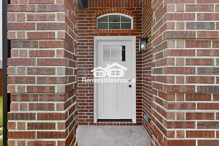 7301 Fossil Lake Dr — Photo 3