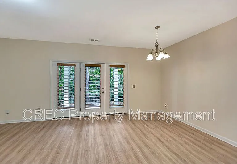 140 Buchanan Cir — Photo 8