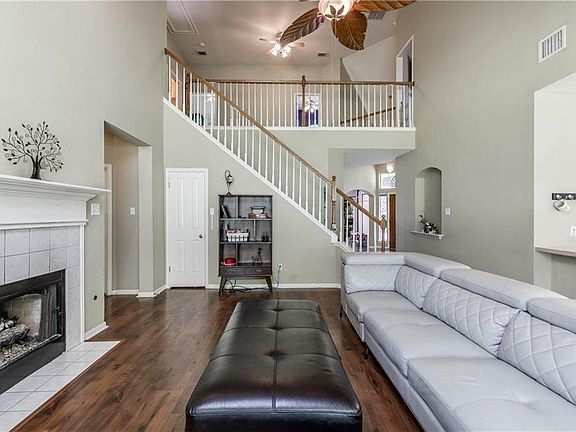 3rd image of 417 Settlers Valley Dr
