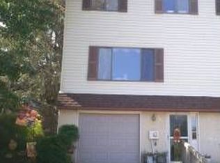 818 Crestview Rd, Philadelphia, PA 19128