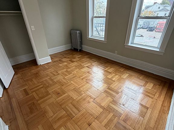 5th image of 194 Roseville Ave #1A