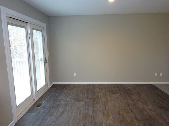 5th image of 3412 Lindenwood Dr