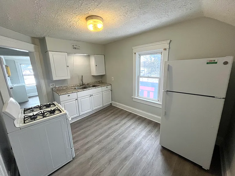 1419 S Main St #1 — Photo 2