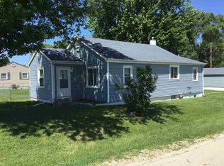 924 6th St, Colona, IL 61241