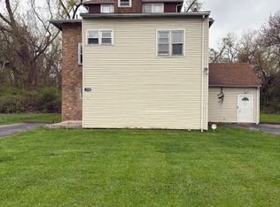 15742 Central Park Ave, Markham, IL 60428