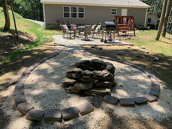 2nd image of 109 Cranberry Ln