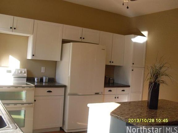 4th image of 476 Banfil St