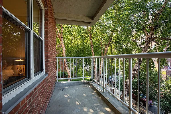 Sold by Trager LLC | media 9