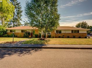 2020 NW Pinehurst Dr, McMinnville, OR