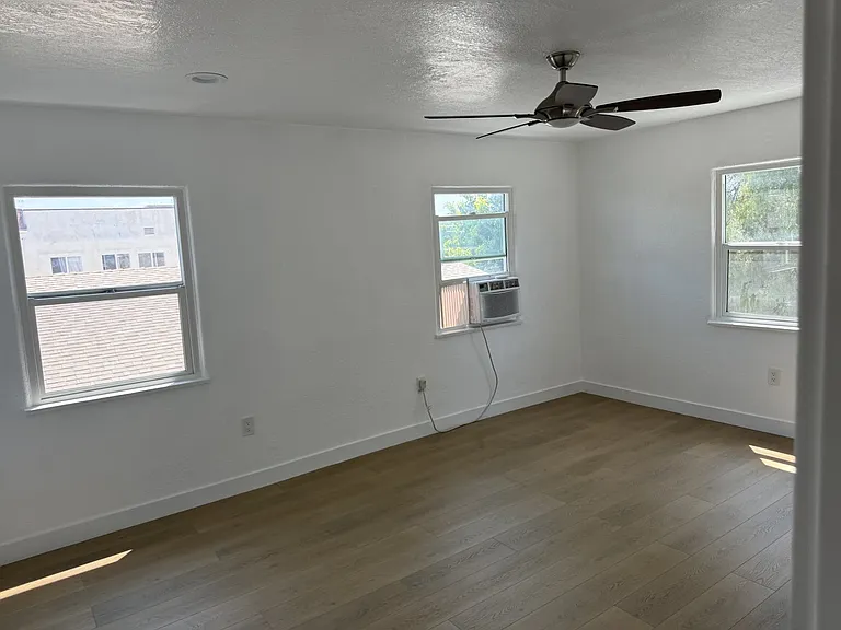 345 N Occidental Blvd — Photo 8