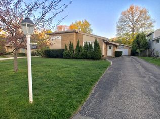 3163 Hill Ln, Wilmette, IL