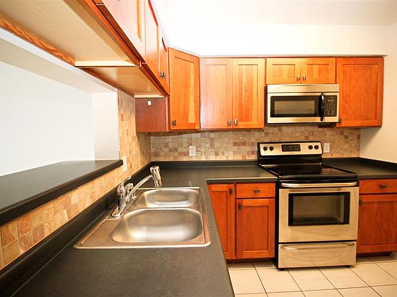 5th image of 801 Harbor House Dr Unit 7