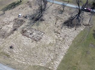 124 Vincennes Rd SW, Clay City, IL 62824