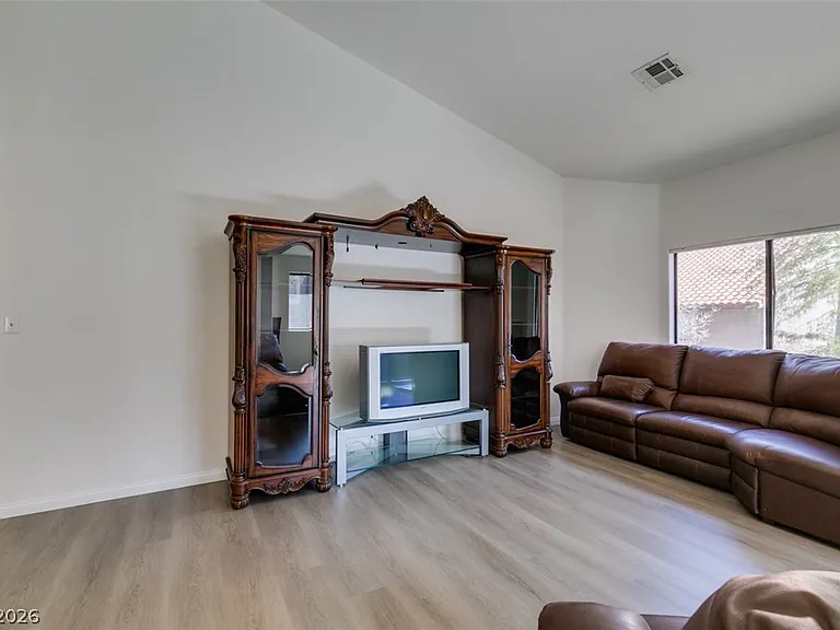 5054 S Rainbow Blvd #202 — Photo 10