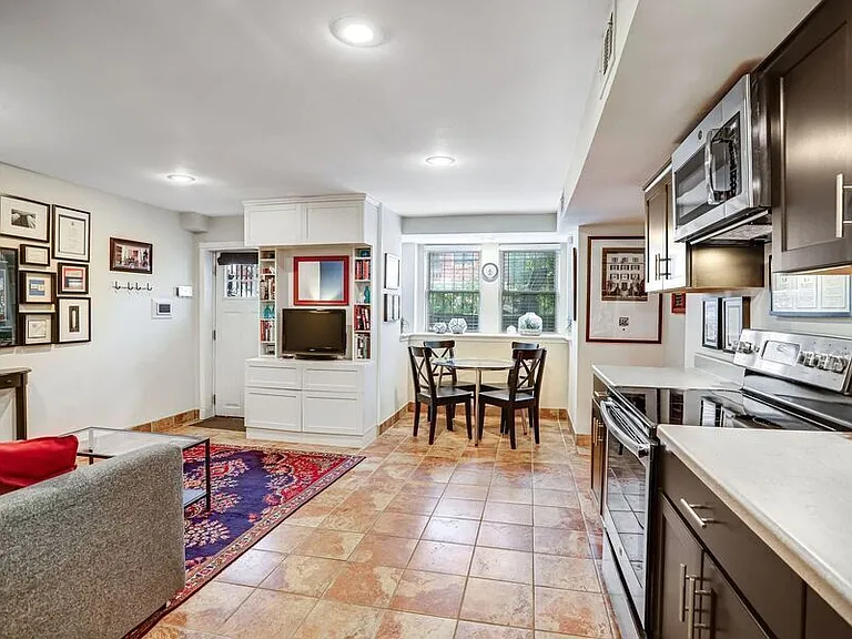 1712 1st St NW #B — Photo 15