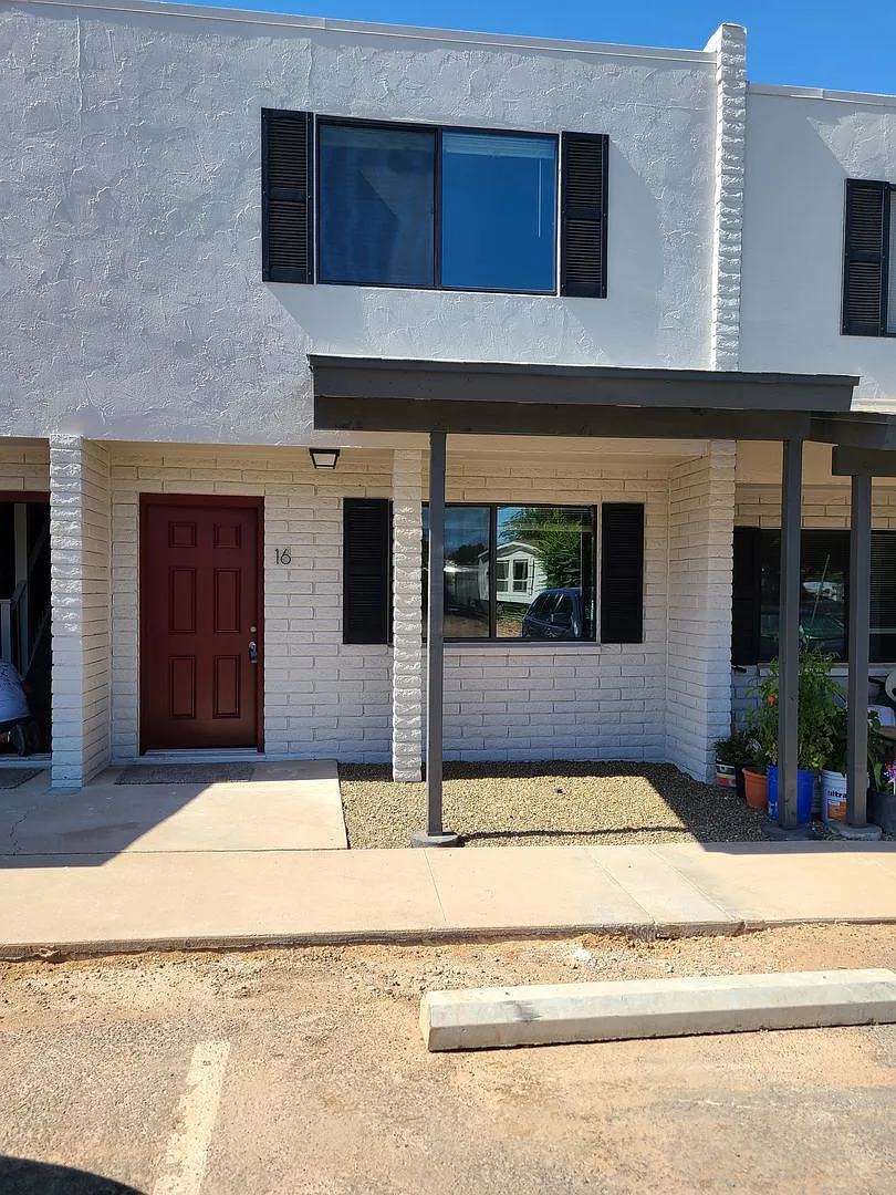 Cottonwood Townhomes Village — Photo 1