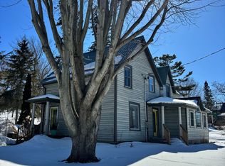 1647 County Road 10 Rd, Prince Edward County, ON K0K1P0