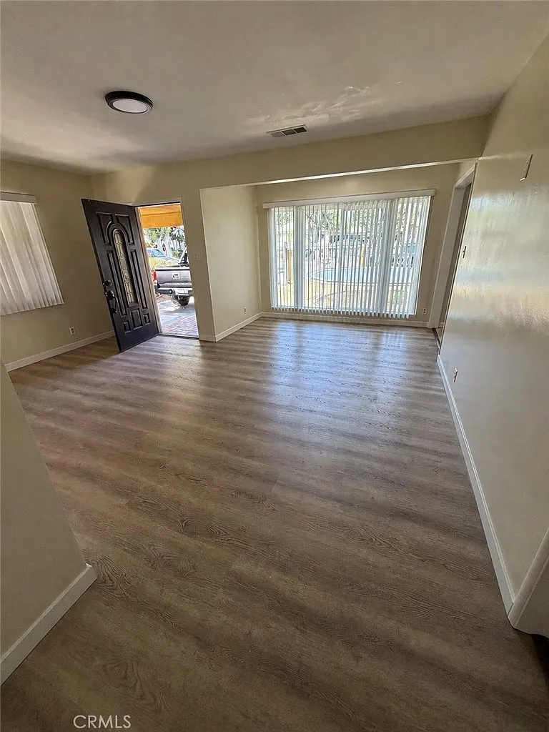 2 bed, 900 sqft, $2,750 — Photo 2