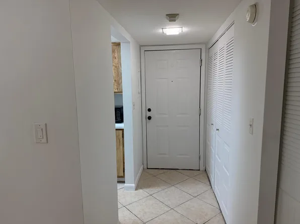 9301 SW 92nd Ave APT 308-C, Miami, FL 33176