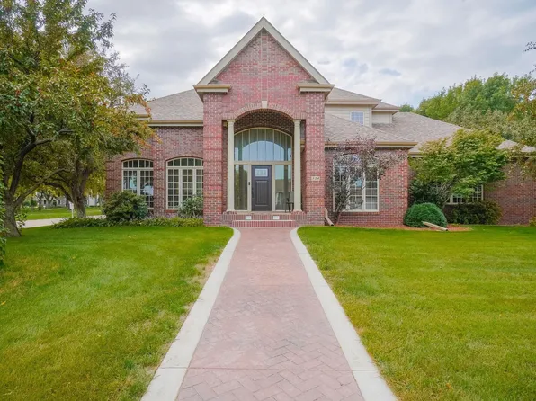 324 Regency Ct, South Sioux City, NE 68776