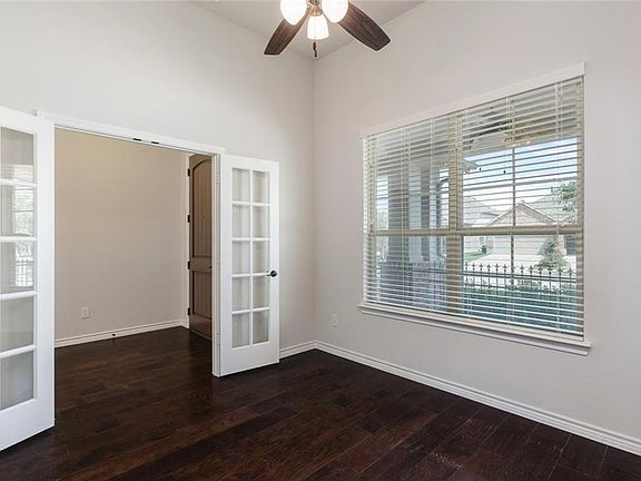 4th image of 724 Hayden Ln