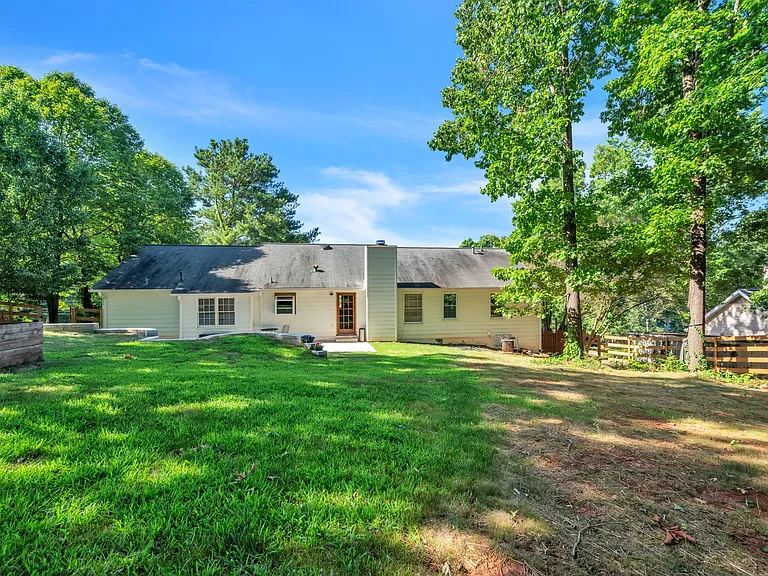 4819 Bexley Dr — Photo 31