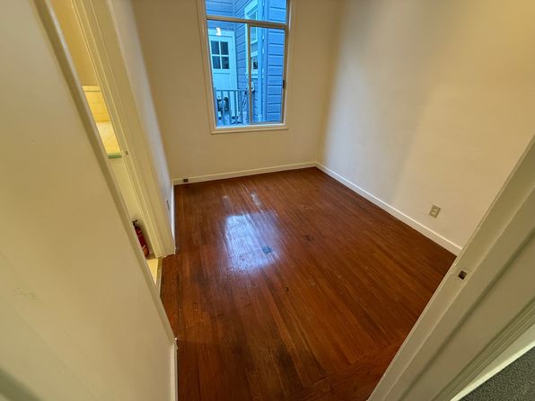 7026 Fulton St #3