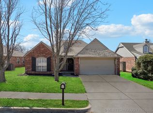 1122 W 119th St, Jenks, OK 74037