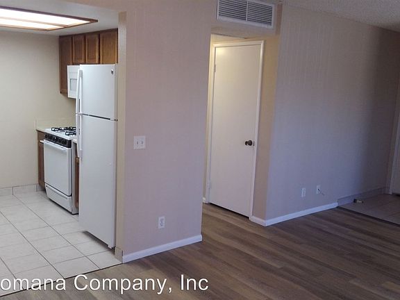5th image of 3227 Lincoln Ave APT 1