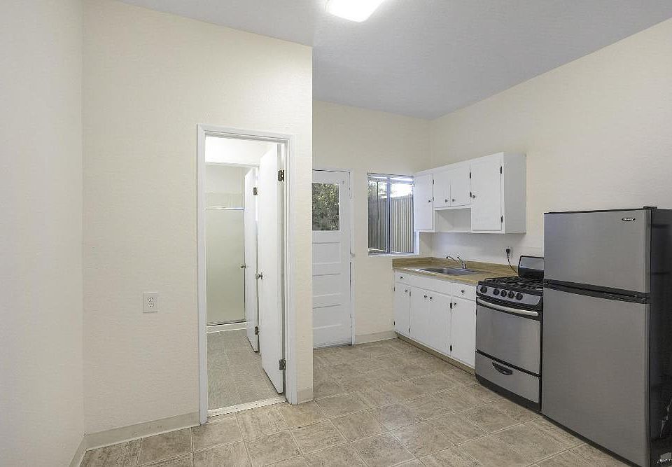 1st image of 37 Isis St #J