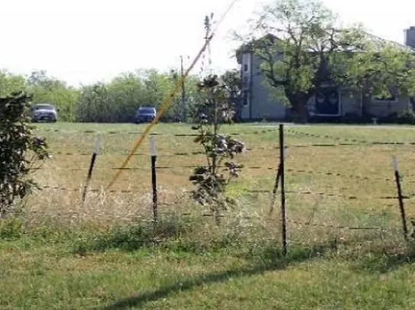 8455 Ellis Dr, Weatherford, TX 76088