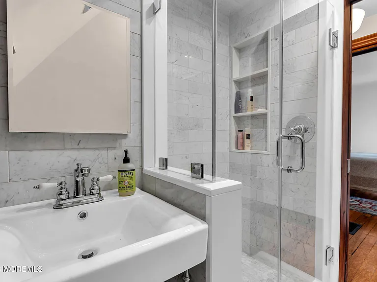 62 Webb Ave — Photo 20