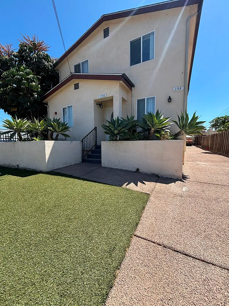 5 bed, 1753 sqft, $4,200 — Photo 1