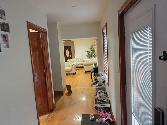 4th image of 236 Cross St Floor 1