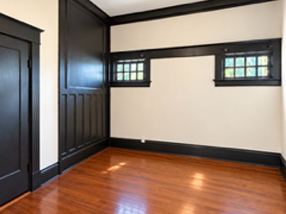 2nd image of 2920 Rhodes Cir #A