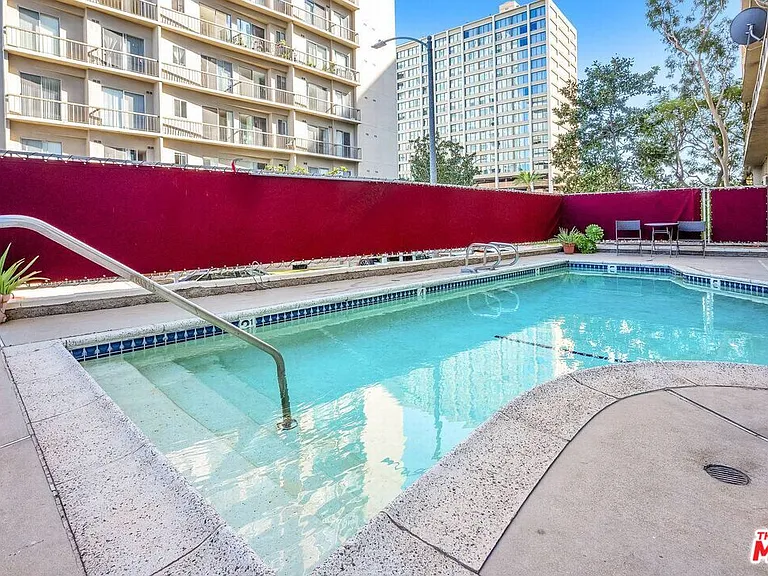 10751 Wilshire Blvd #909 — Photo 15