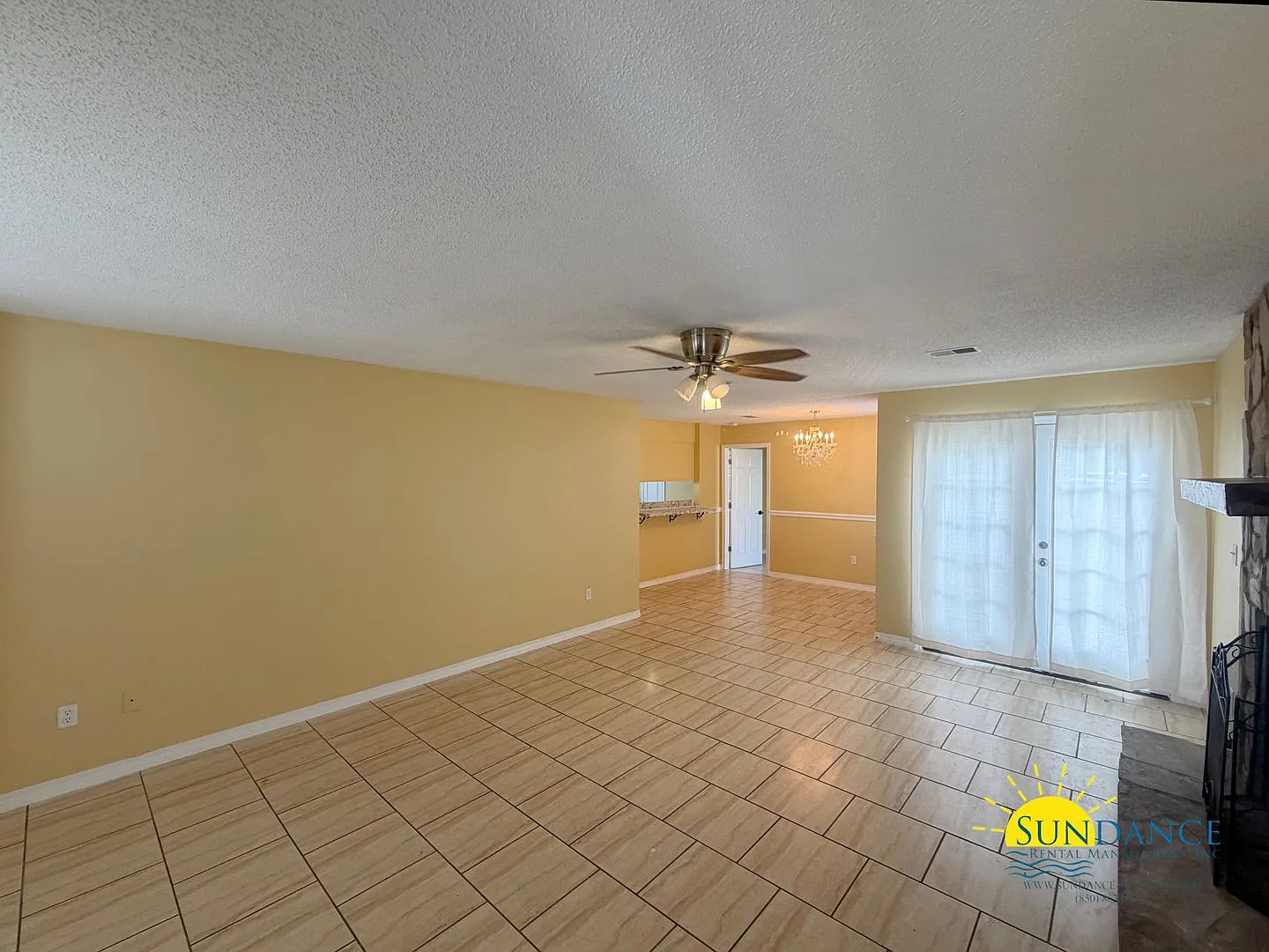 Adorable 3 Bedroom Home in Bluewater Bay! — Photo 3