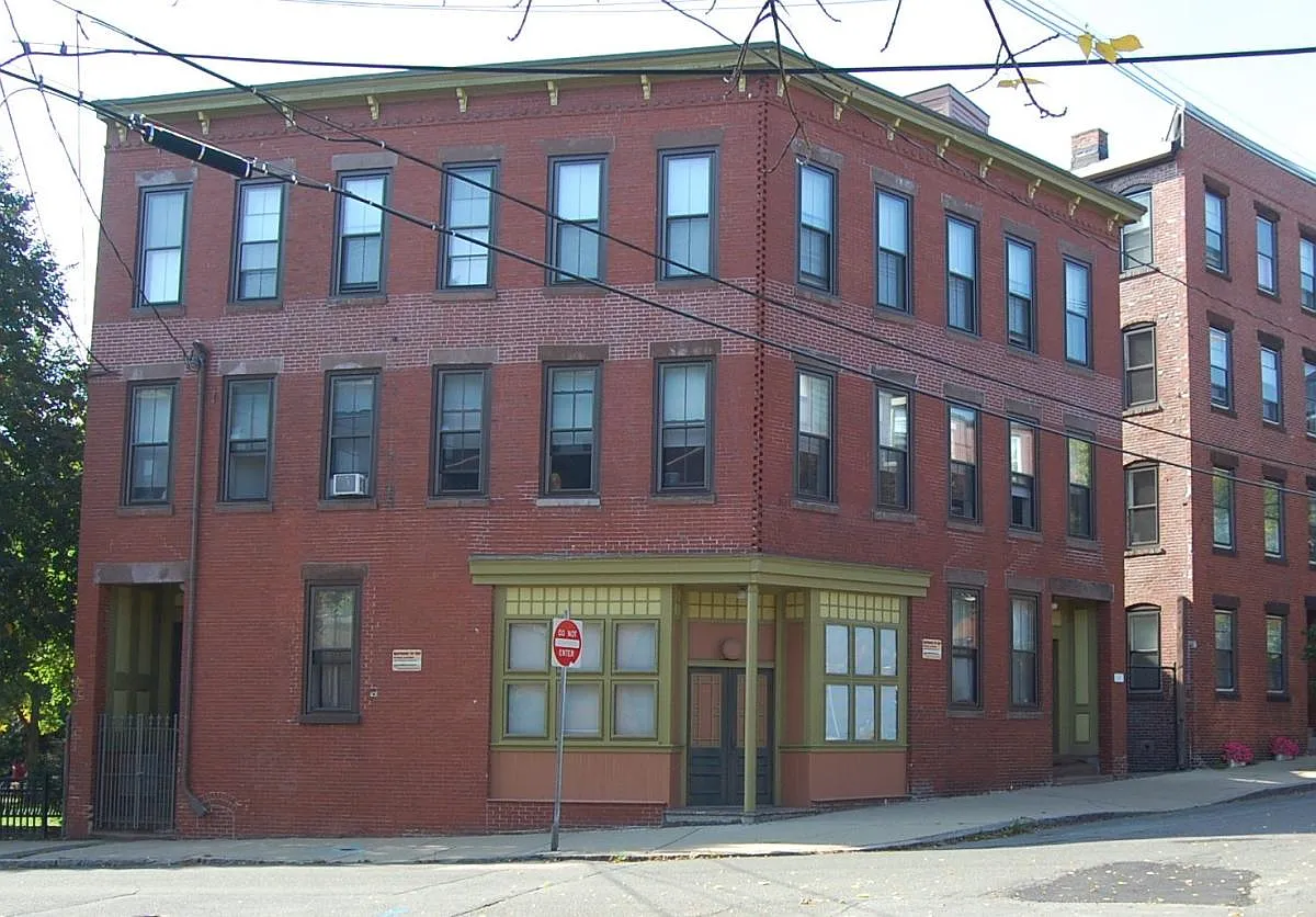 Building Photo - 24 Beacon St #3