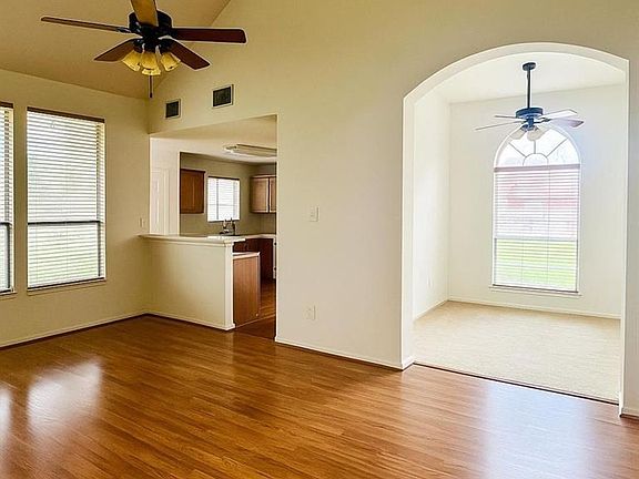 5th image of 1931 Stanford Park Ct