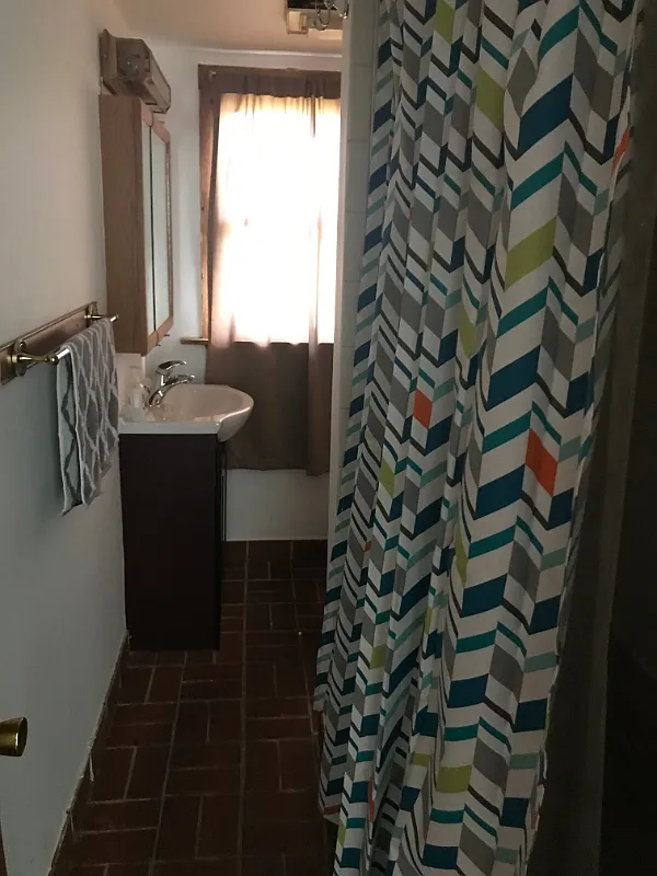 3 bed, $1,200 — Photo 2