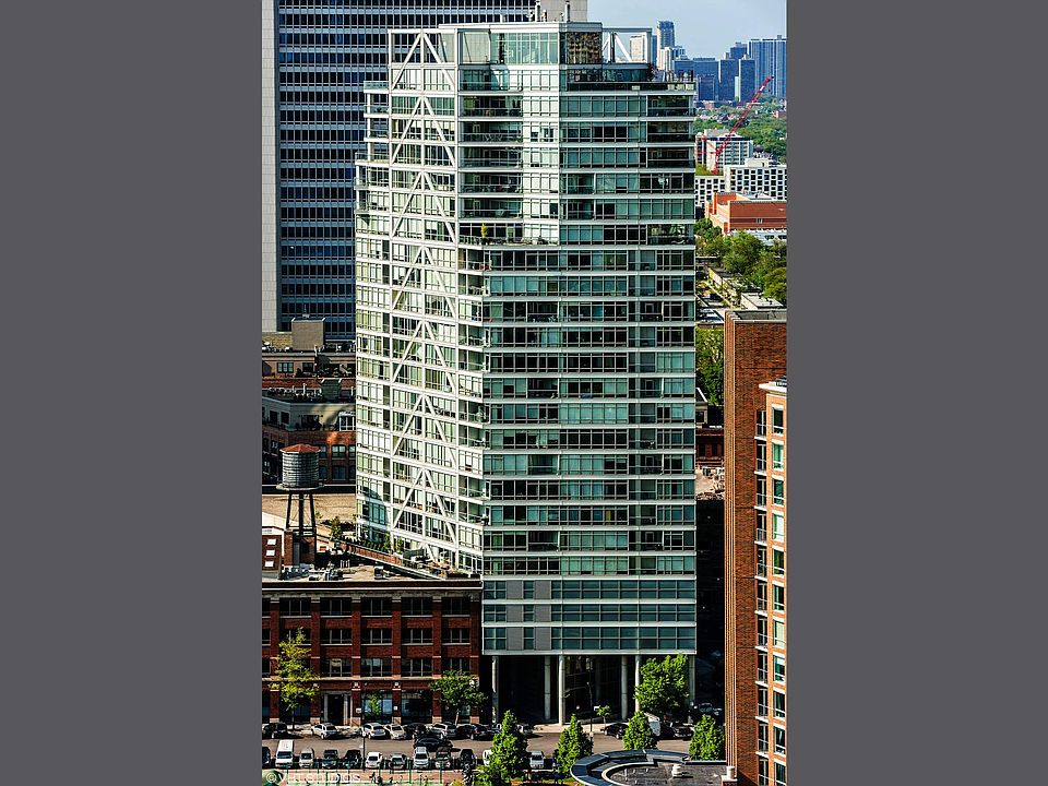 1st image of 510 W Erie St #4-4