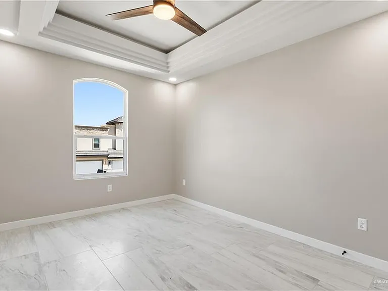 2206 Corales St — Photo 15
