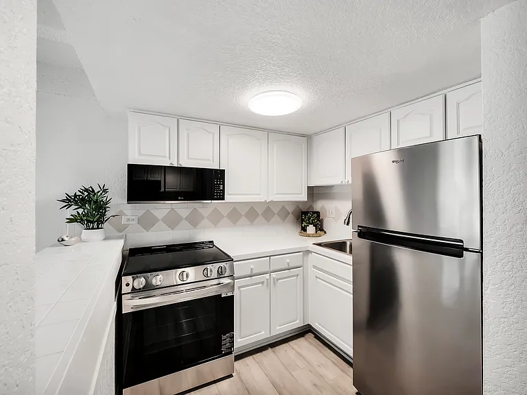 655 N Pearl St #405 — Photo 6