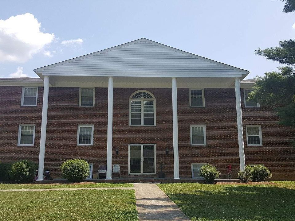 1st image of 111 Bowman Ave APT 6