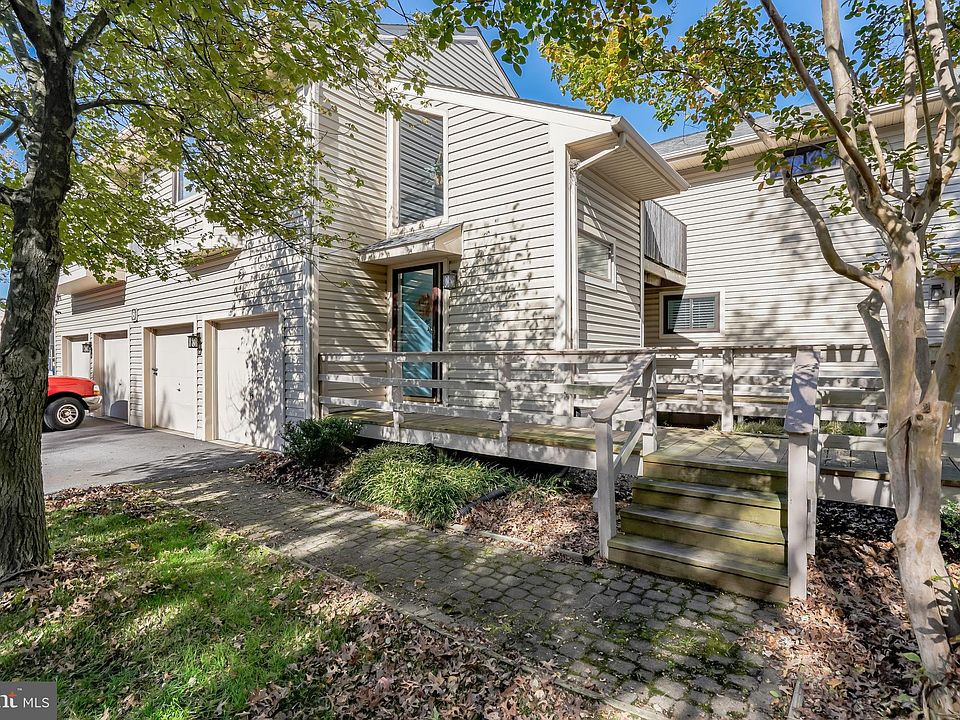 1st image of 8 Mariners Way Unit 3