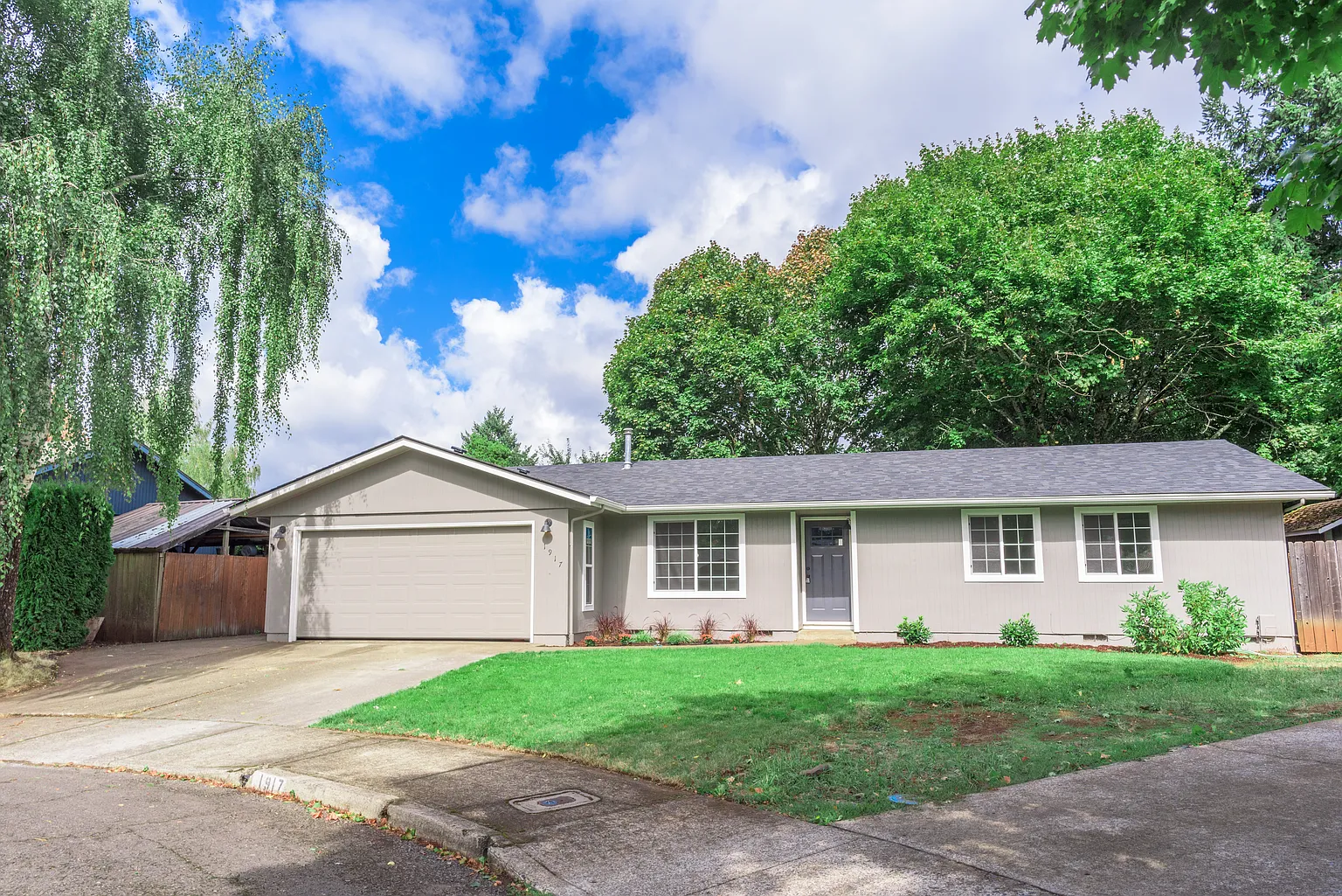 1917 Fieldcrest Ct S photo 1