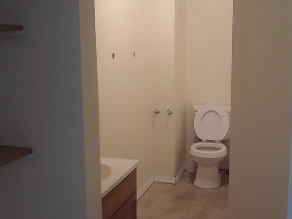 4th image of 418 Canal St APT 1