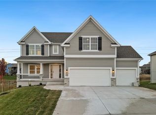 1062 Fir Ln, Liberty, MO 64068