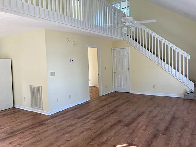 3 bed, $1,400 — Photo 4