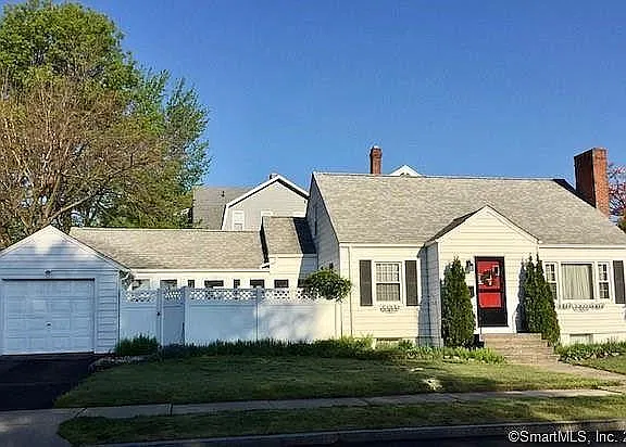 35 Ahern St